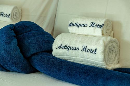 2 bedrooms, 3 beds