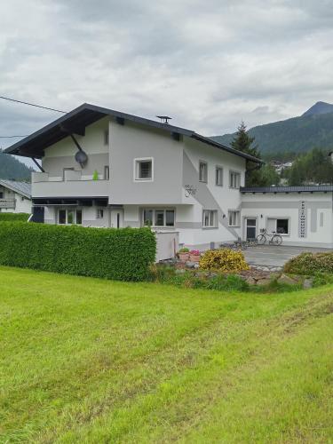  Haus Fini, Pension in Längenfeld