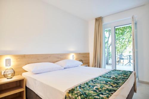 Double or Twin Room with Terrace