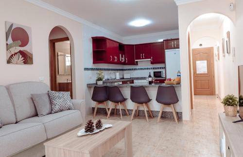 Apto ACHE, acogedor apartamento de 66 m con terraza, aire acondicionado y parking privado gratuito, Los Abrigos (foto 3)