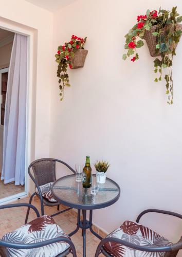 Apto ACHE, acogedor apartamento de 66 m con terraza, aire acondicionado y parking privado gratuito, Los Abrigos (foto 9)