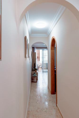Apto ACHE, acogedor apartamento de 66 m con terraza, aire acondicionado y parking privado gratuito, Los Abrigos (foto 6)