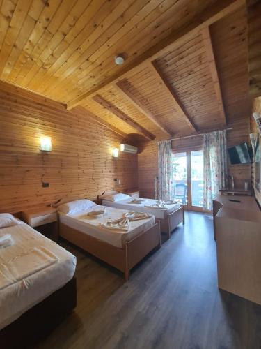 Hotel Adriatik 2 – Durres, AL