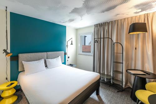 room detail thumbnail 0