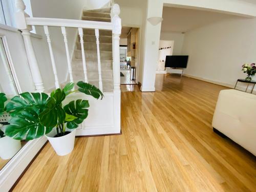 Cheerful 4 Bed House in Mill Hill gîte à louer Mill Hill East Underground Station