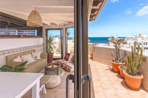 Duplex with sea view and private parking
