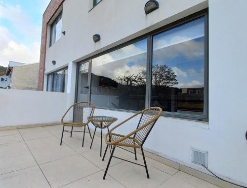 Studio with Balcony image 10