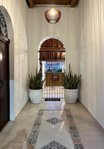 HOTEL PLAZA BOLIVAR MOMPOX ubicado en el centro histórico con parqueadero interno (HOTEL PLAZA BOLIVAR MOMPOX ubicado en el centro historico con parqueadero interno) in มองโปส