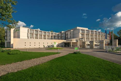 37314467 Holiday Inn Resort Warsaw Józefów by IHG