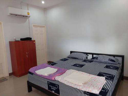 บ้านพักหมู่บ้านรัตนศักดิ์ in 素林