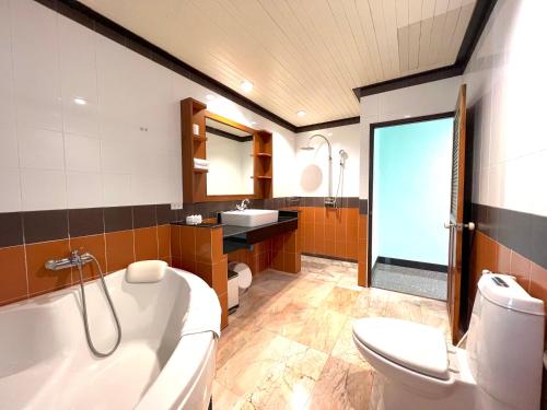 room detail thumbnail 2