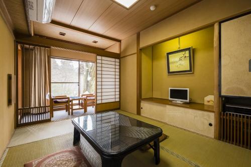 ฮาโกเน่ ออนเซน ซันโซะ นากะมุระ (Hakone Onsen Sanso Nakamura) near พิพิธภัณฑ์ศิลปะ โพลา