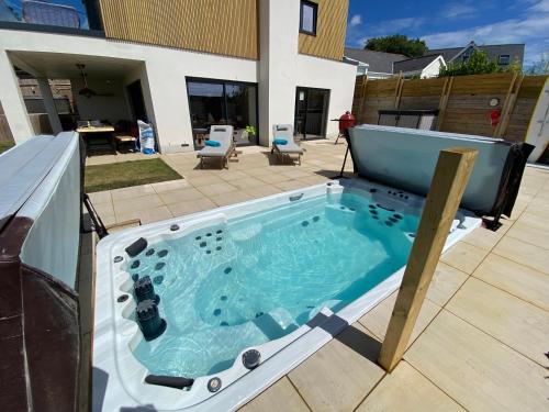 Exterior view, Aquanaut in Cowes West and Gurnard