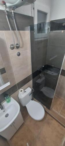 Economy Double Room image 1