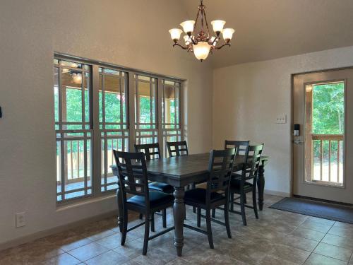Lakefront Oasis with Private Boat Dock on Lake Palestine in Flint (TX)