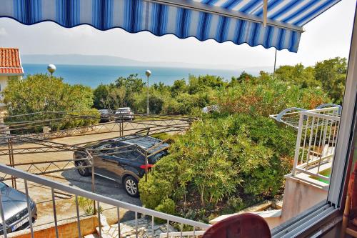  Cosy studio with a terrace and a sea view, Pension in Ravni