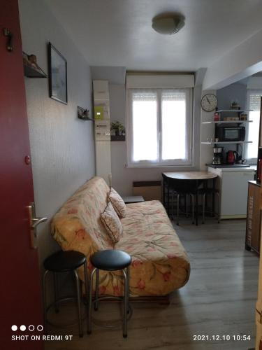 Studio dans un centre équestre .