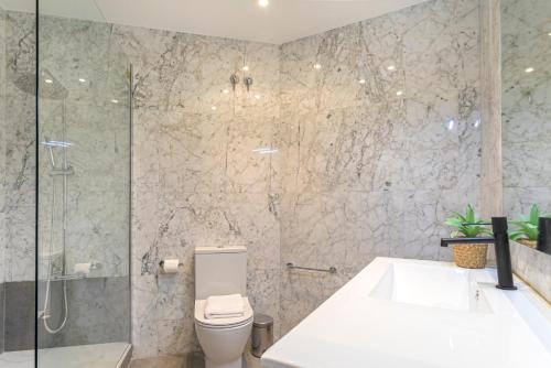 Genteel Home Isabel la Católica - image 11