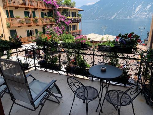 Балкон, Albergo Ristorante Montebaldo in Лимоні Сул Гарда