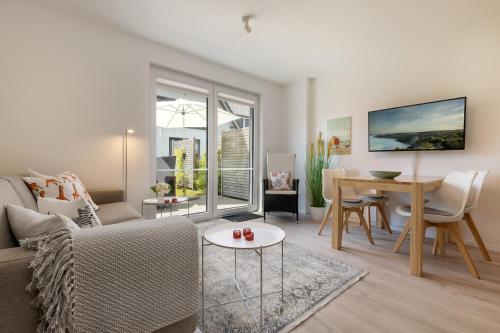 One-Bedroom Apartment image 4