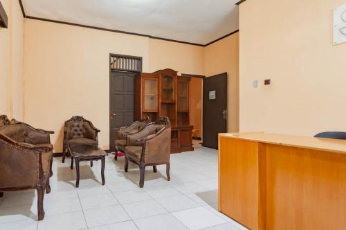 Lobby, Shofy Guest House Syariah Mitra RedDoorz in Soekarno Hatta Bypass