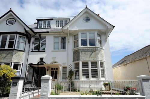 2 Hadleigh Villas, Lyme Regis