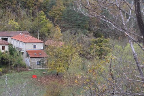 Era del Cinghiale Bianco, intera cascina nel Parco di Piana Crixia