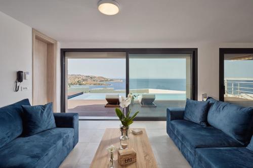 Blue Armonia Villa featuring SaltWater Heated Pool By KB Hospitality in Mikrolimano