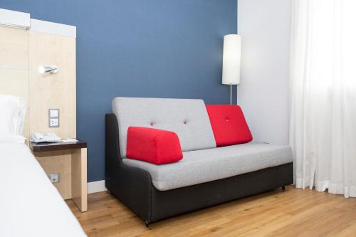 Holiday Inn Express Barcelona City 22@ By IHG - image 2