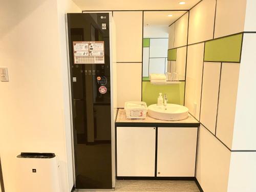 Twin Room - (LG Styler) image 10