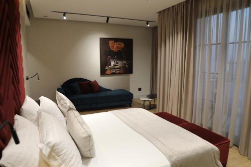 Deluxe Double Room with Balcony and Sea View image 3
