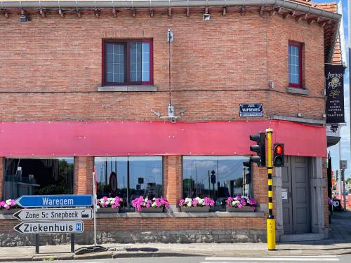 Anna's Place - image 10