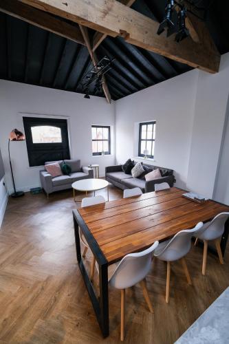 Picture of The Eden Warehouse - Green Apartment, Sleeps 5