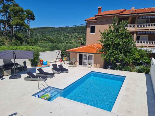 Apartments in Mundanije/Insel Rab 30445