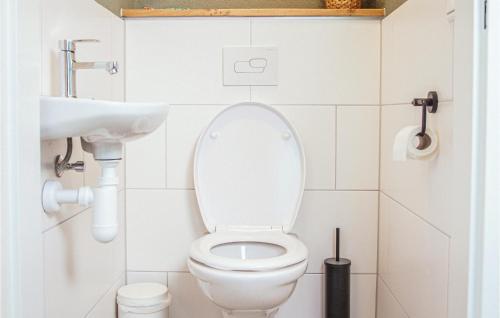 Bathroom, Amazing home in Lochem with WiFi and 3 Bedrooms in Lochem