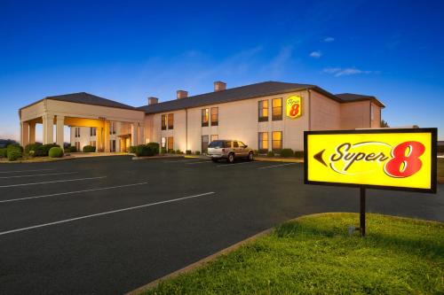 Super 8 by Wyndham Evansville North