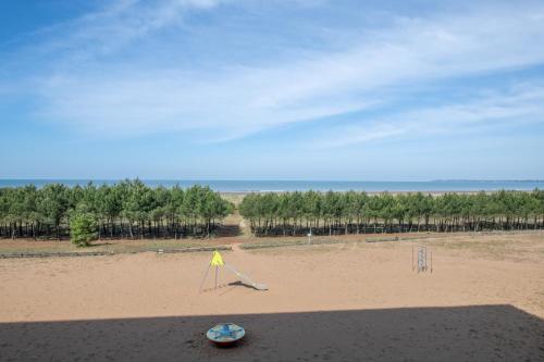 . Appartement face mer et aux pins
