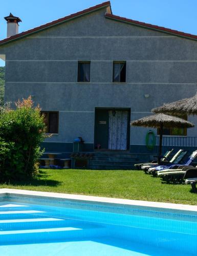 La Hojarasca in Cuevas Del Valle