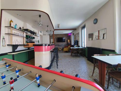 Maison 6 pers atypique ancien bar restaurant La Rochelle gîte à louer Charente-Maritime