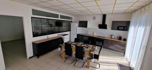 Aerouant - Maison spacieuse pour 8 personnes sur 3 étages Idéal famille amis entreprises