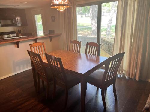 Golfside Vacation Home 23 in Bella Vista, USA