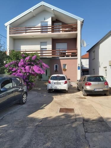 Studio Apartment image 6