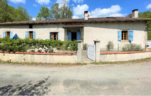 Maison de 4 chambres avec jardin amenage et wifi a Bagnac sur Cele