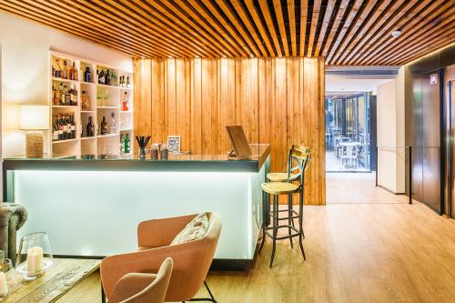 373308740 Hotel Well and Come Barcelona