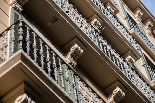 373309547 Hotel Well and Come Barcelona