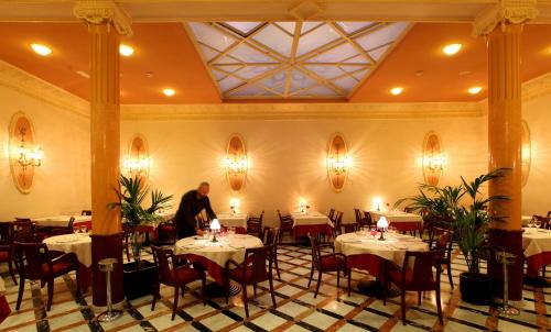 Étterem, Hotel Nouvel near Barcelona Történelmi Múzeum