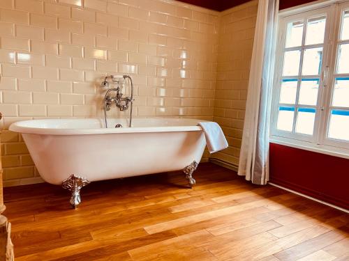 Badkamer, Auberge d'Inxent in Inxent
