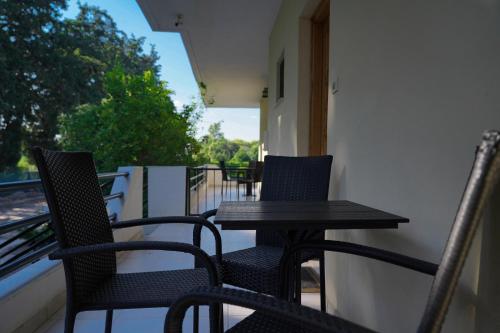 Beach Side Apartments 5