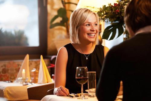 Hotel Eschenhof & Apartments – Fulpmes, IL