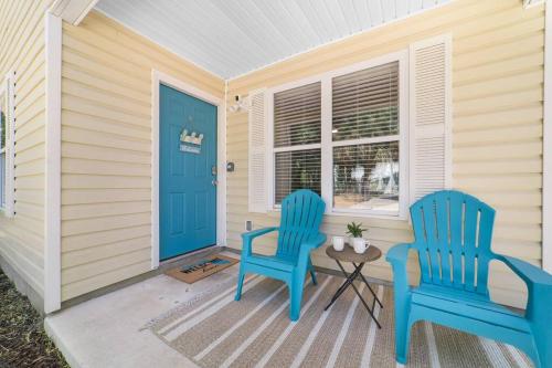 B&B Saint Augustine - NEW Modern Bungalow Close to Downtown! Fully Fenced Yard - Bed and Breakfast Saint Augustine